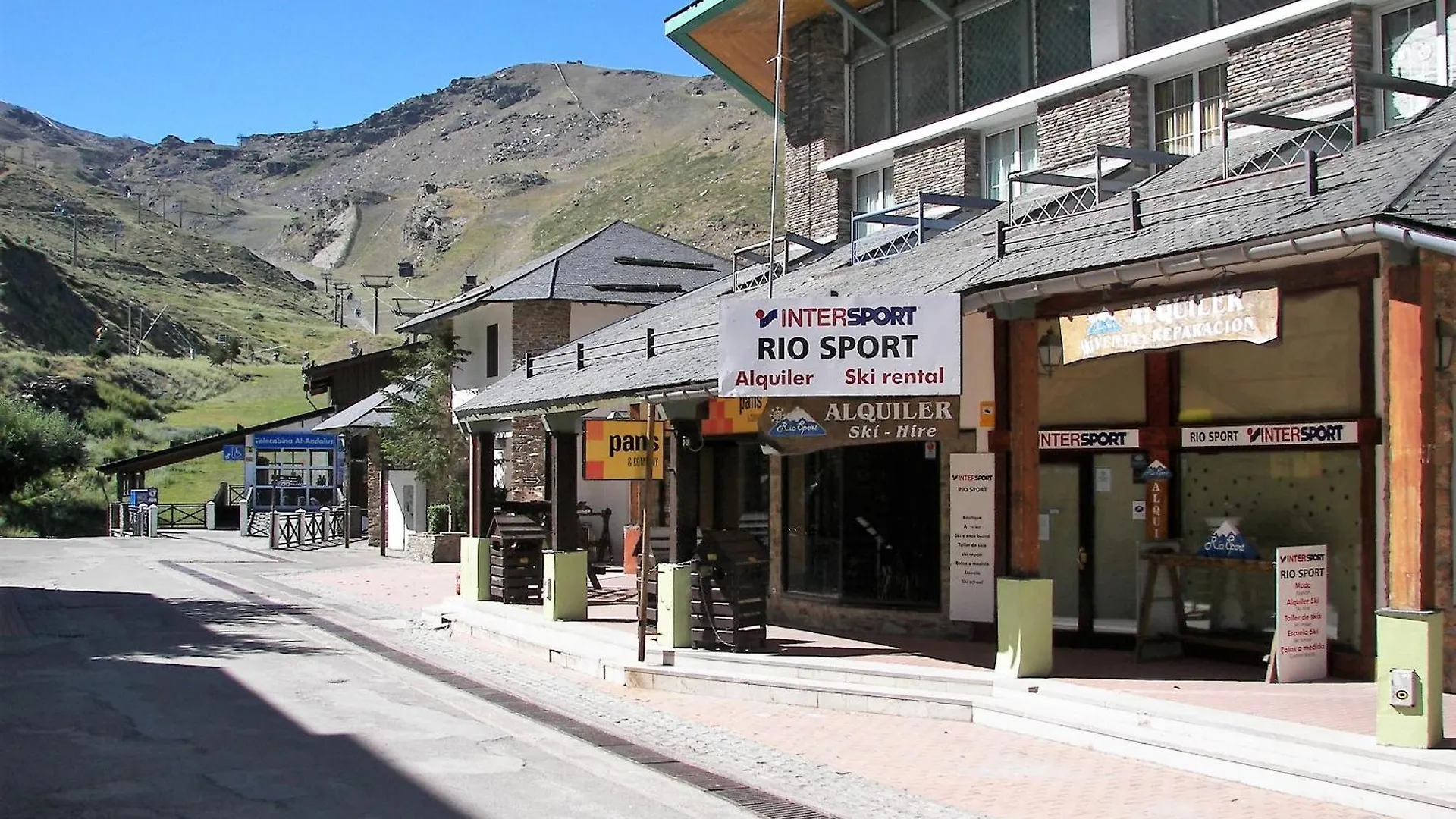 Ski & Snow Apartmentos By Todosierranevada - Plaza Principal Junto A Los Telecabinas Σιέρρα Νεβάδα 0*,  Ισπανία