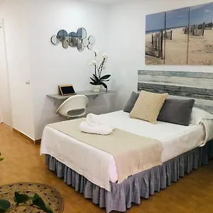 https://apartaestudio-moderno-benalmadena-malaga.1costadelsol.com